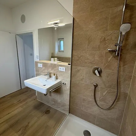 Penthouse Mit Weitblick Heubach 아파트 *