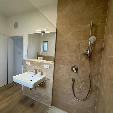 아파트 Penthouse Mit Weitblick Heubach Heubach (Baden-Wurttemberg)